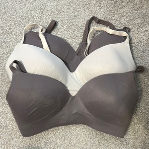 Set of 3 Soma Enbliss Wireless Bras - size 32C